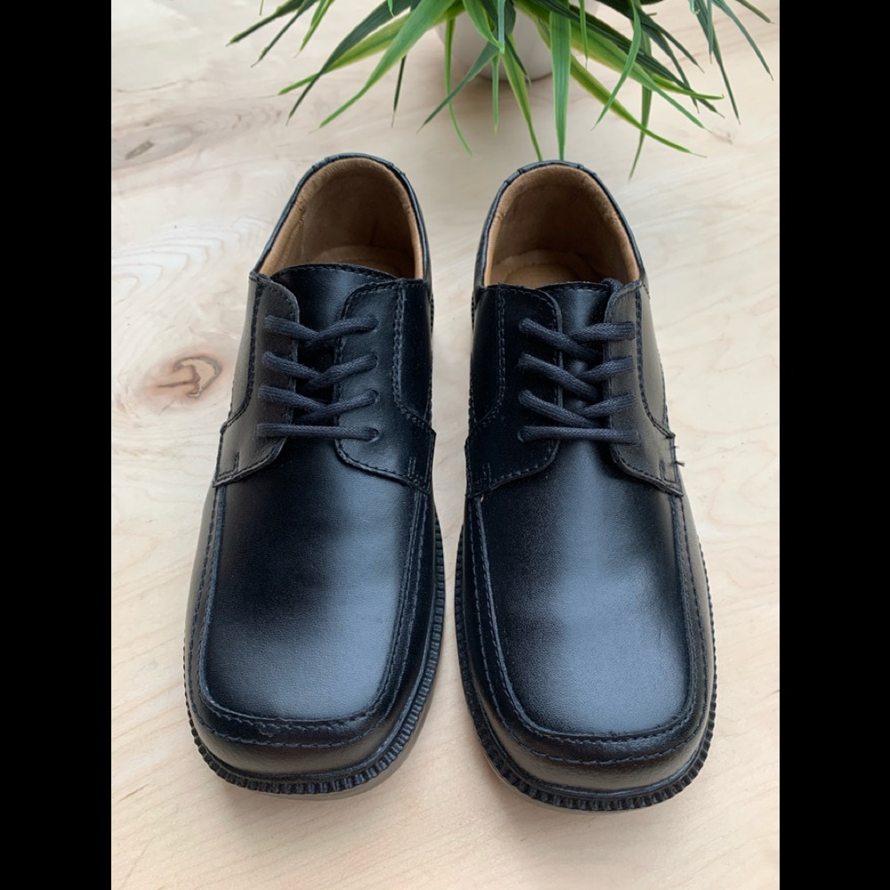 Florsheim boys black dress shoes